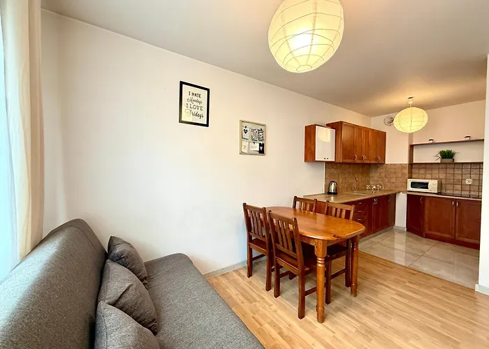 Nw Okrzei Viii דירה